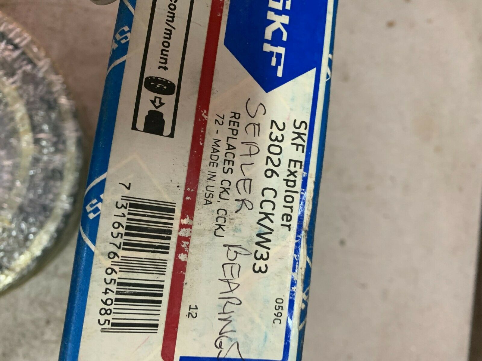 NEW IN BOX SKF 23026CCKW33  EXPLORER SPHERICAL ROLLER BEARING 23026 CCK/W33