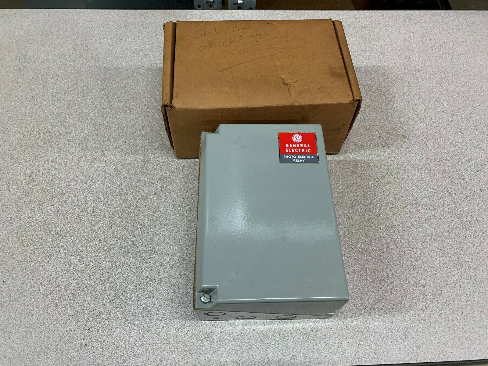 NEW IN BOX GENERAL ELECTRIC PHOTOELECTRIC AMPLIFIER UNIT 3S7505PG520A6