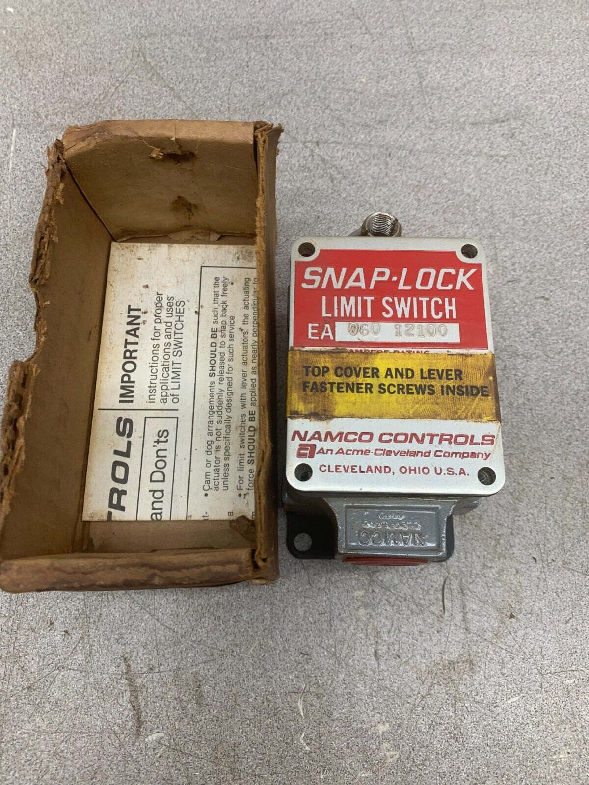 NEW IN BOX NAMCO SNAP-LOCK LIMIT SWITCH EA 060-12100