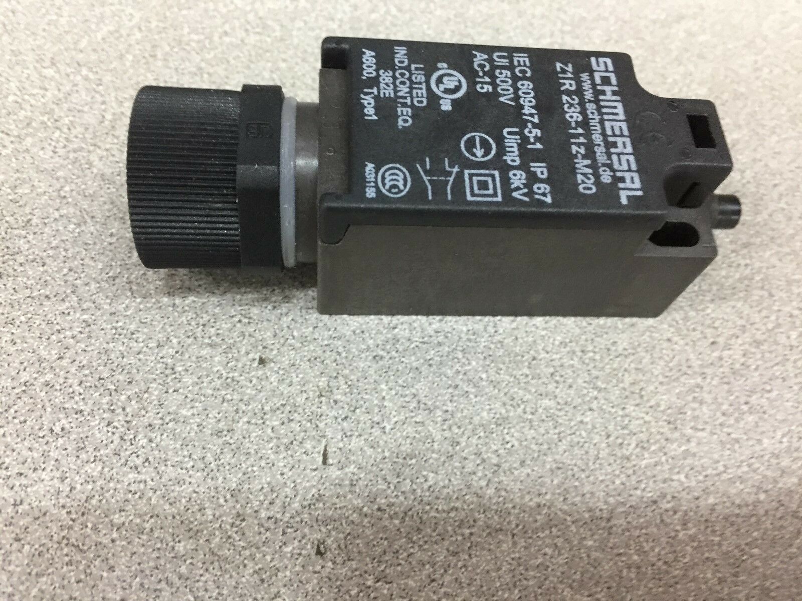 NEW NO BOX MISSING ROLLER SCHMERSAL LIMIT SWITCH Z1R 236-1 1Z-M20