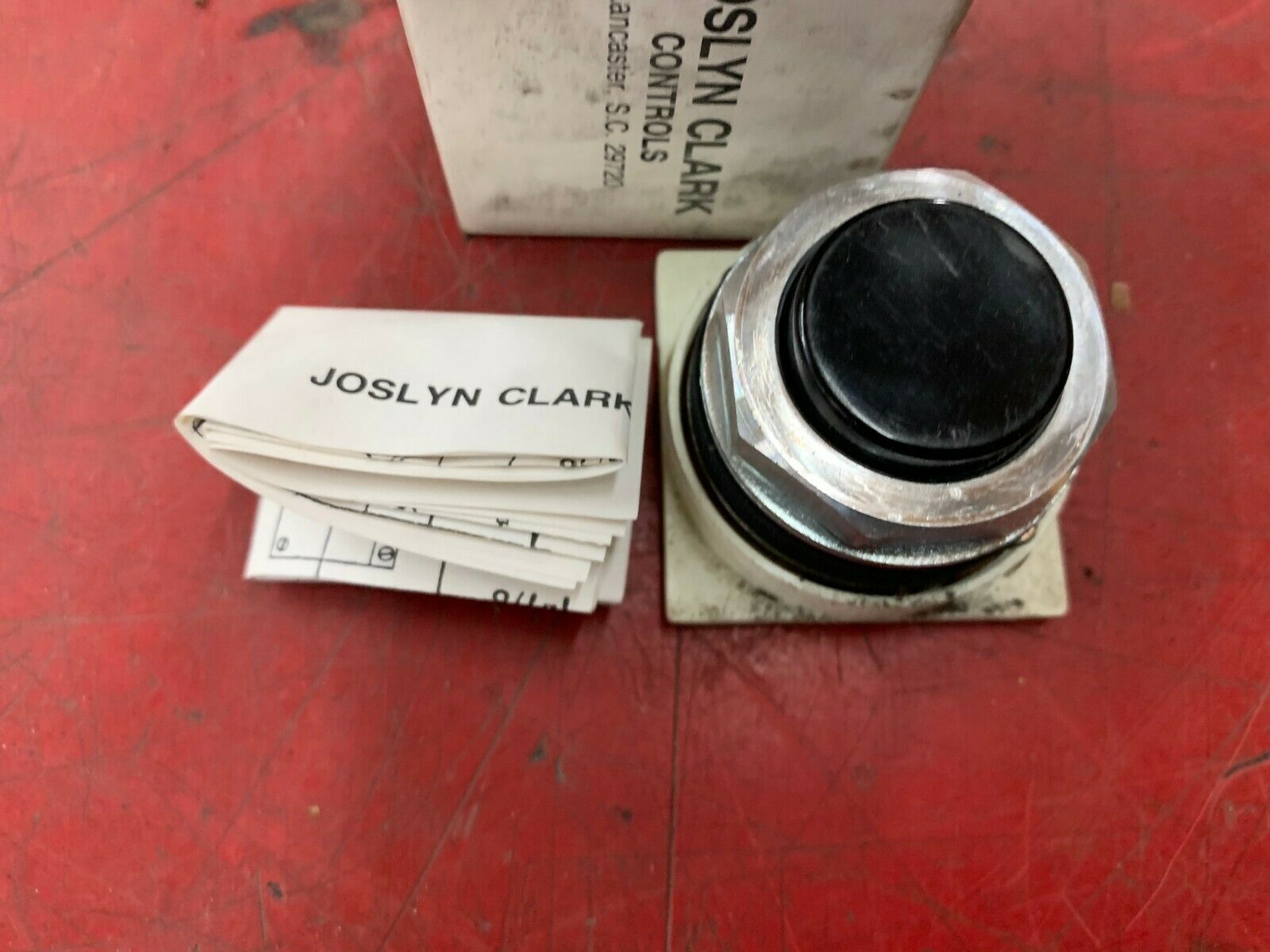 NEW IN BOX JOSLYN CLARK PUSHBUTTON 100T-PB1B