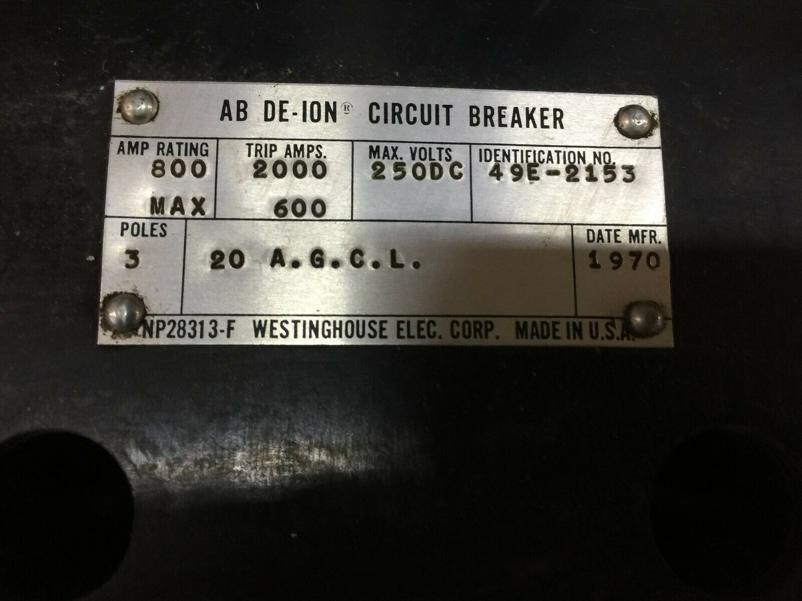 USED WESTINGHOUSE 800 AMP 3 POLE 250 VDC BREAKER 49E-2153