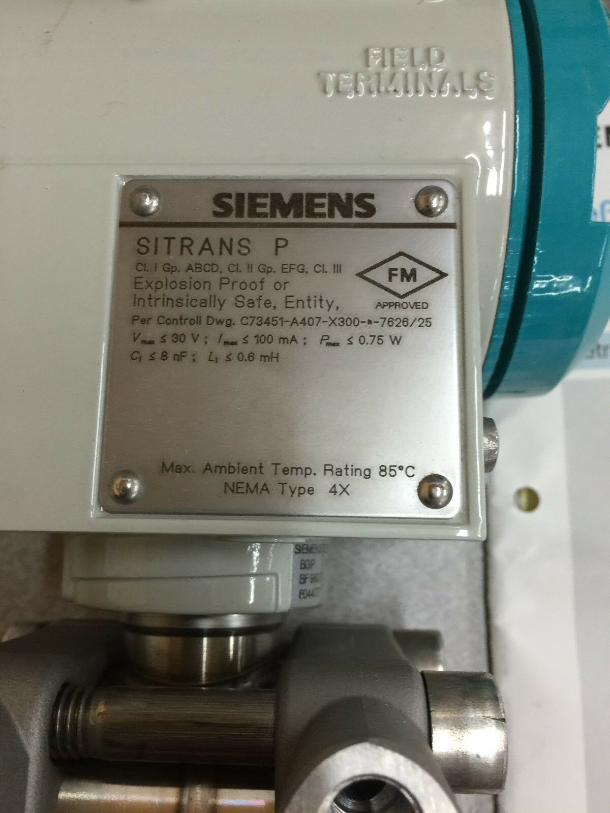 NEW IN BOX SIEMENS SITRANS P TRANSMITTER 7MF4432-1DA22-1HC1-Z