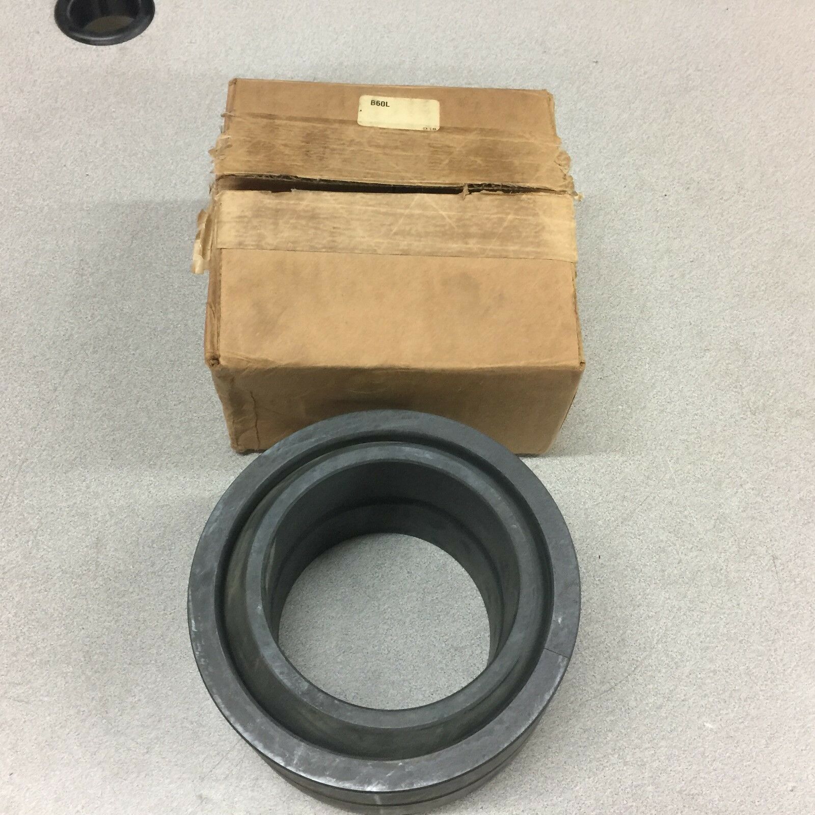 NEW IN BOX RBC SPHERICAL PLAIN BEARING B60L