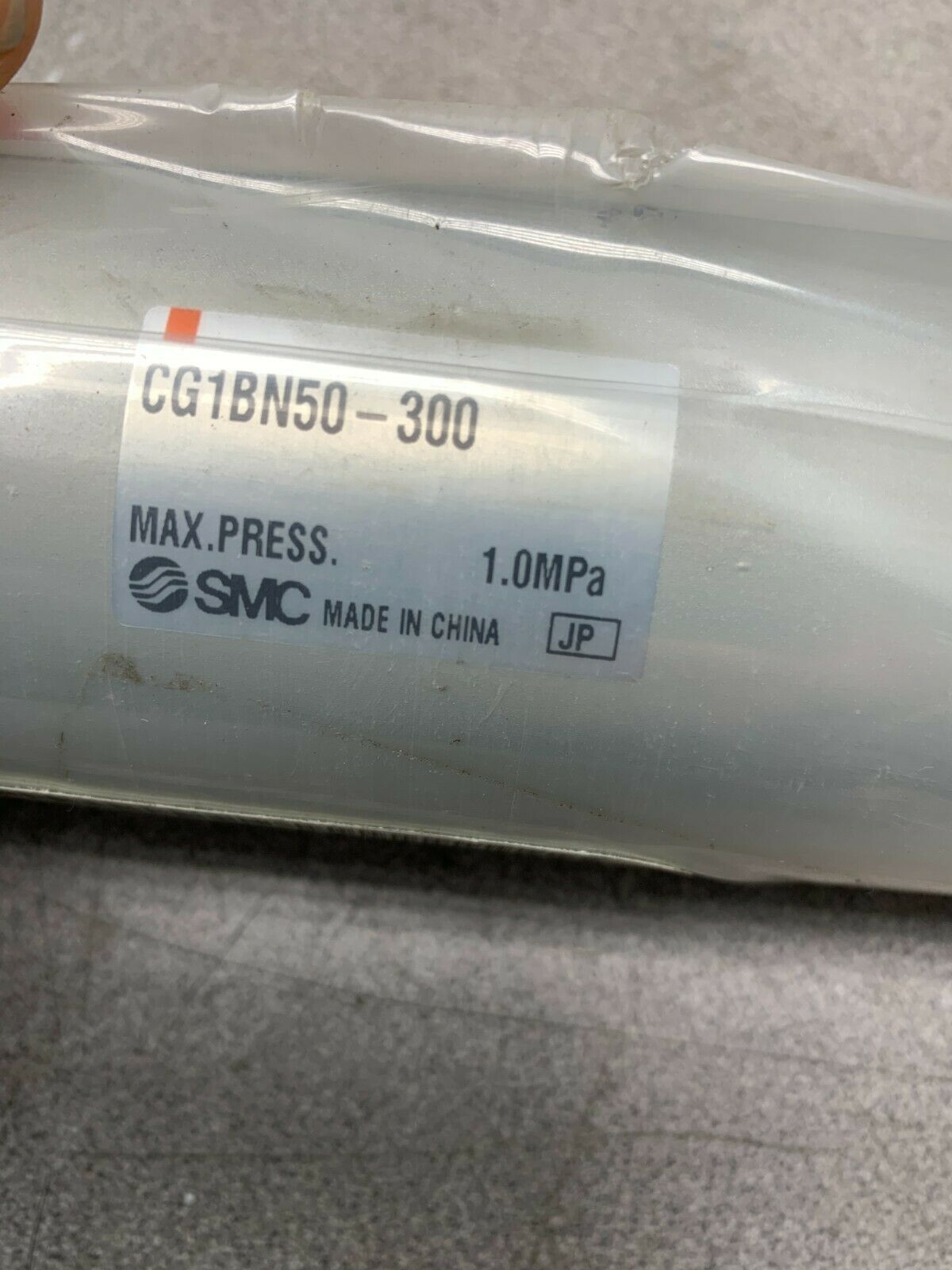 NEW NO BOX SMC PNEUMATIC CYLINDER CG1BN50-300