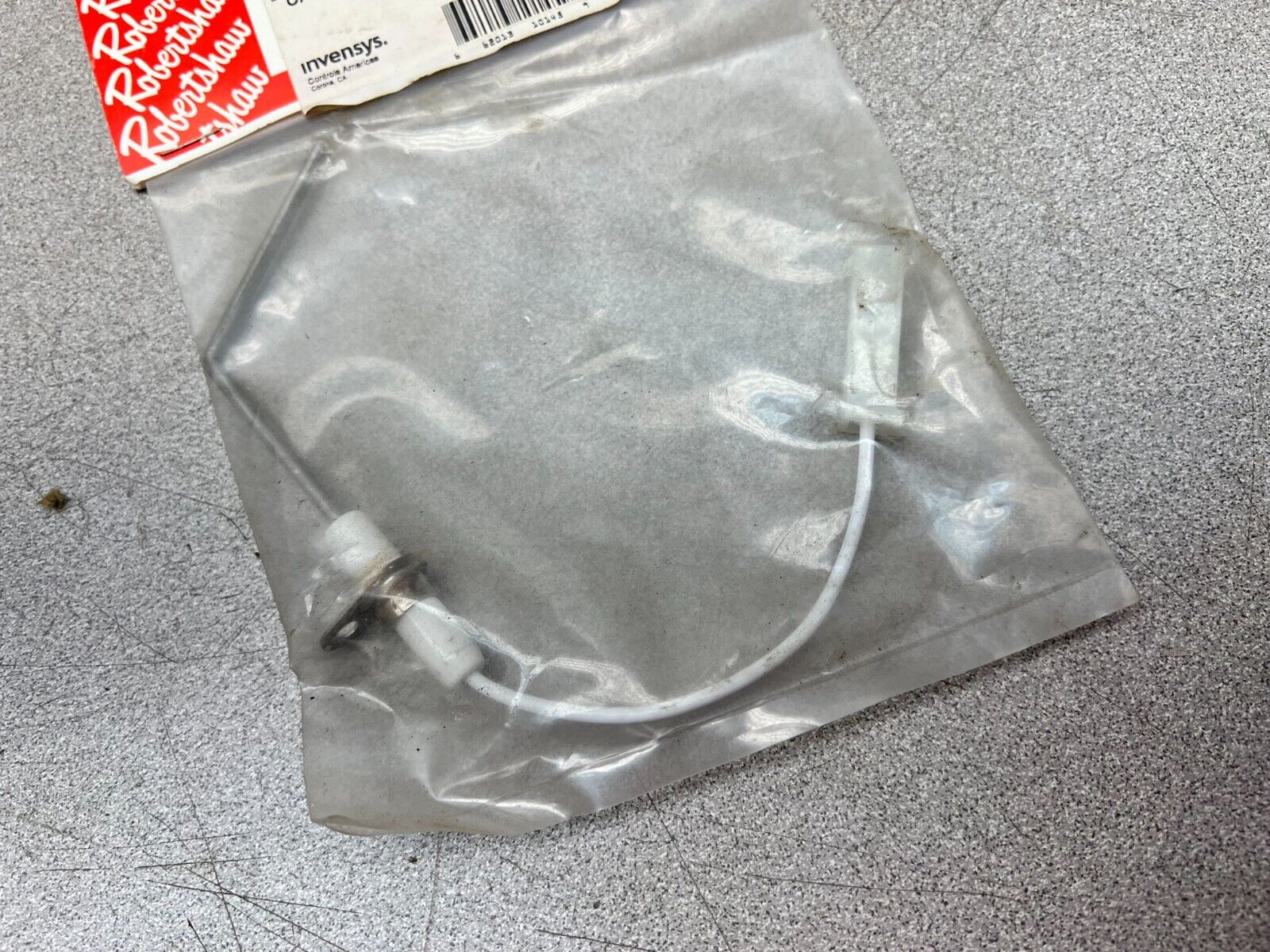 NEW IN BAG INVENSYS SENSOR 10-681