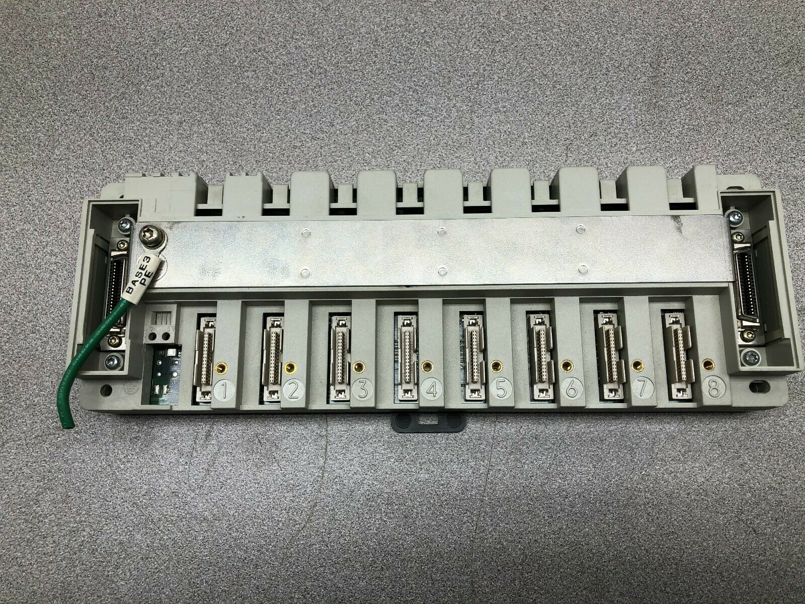 USED SIEMENS 8 SLOT RACK CHASSIS MOUNT TERMINAL BLOCK 6FC5211-0AA00-0AA0