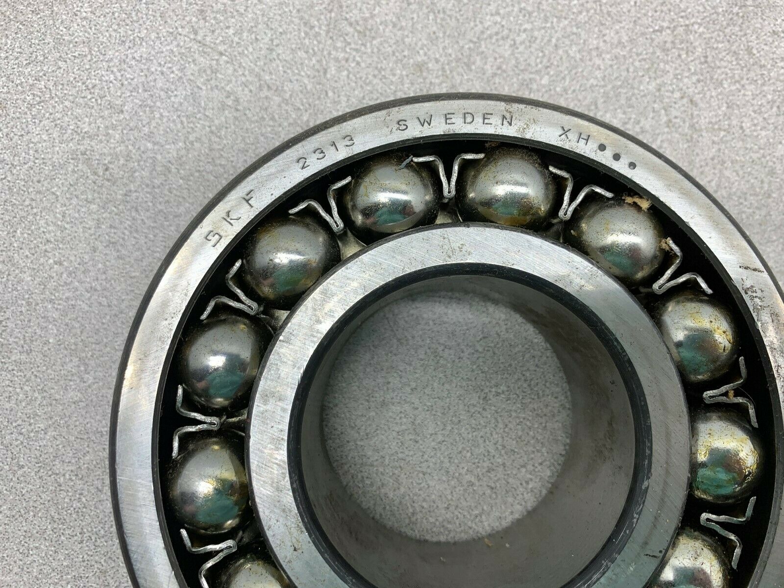 NEW NO BOX SKF BEARING 2313