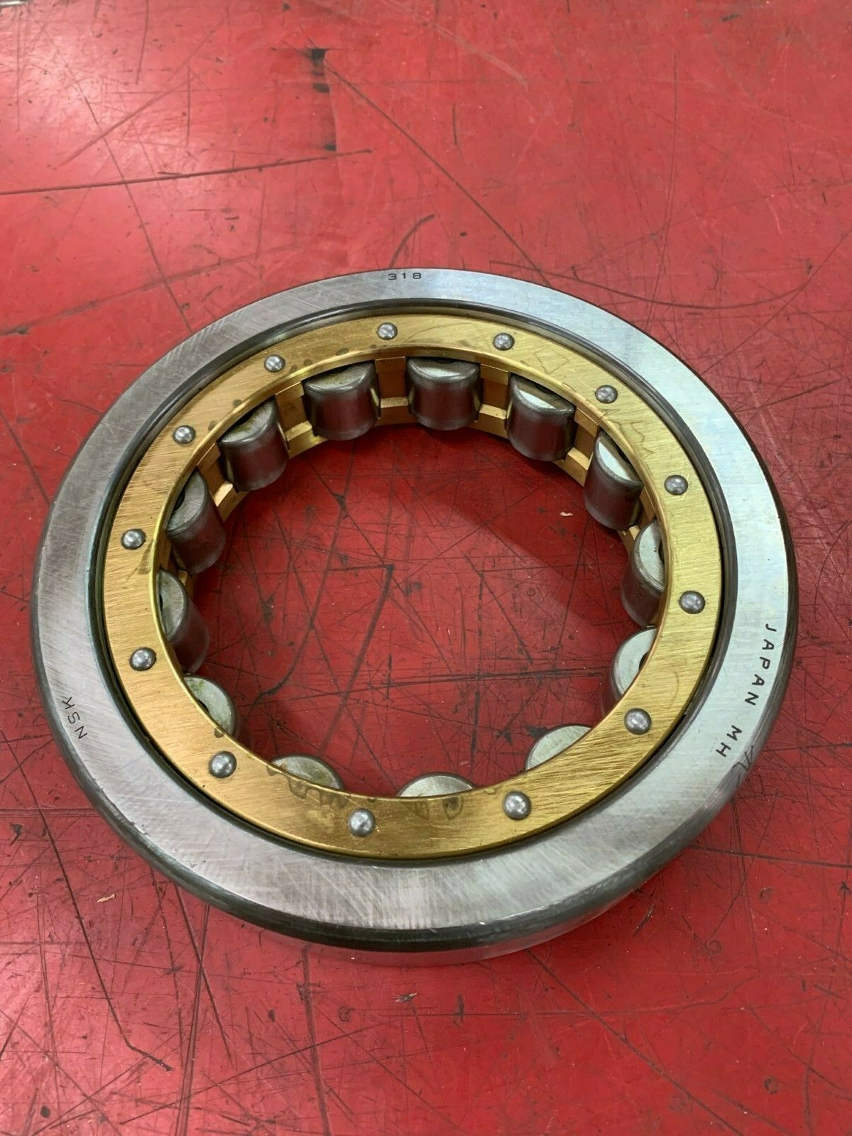 NEW NO BOX NSK ROLLER BEARING 318