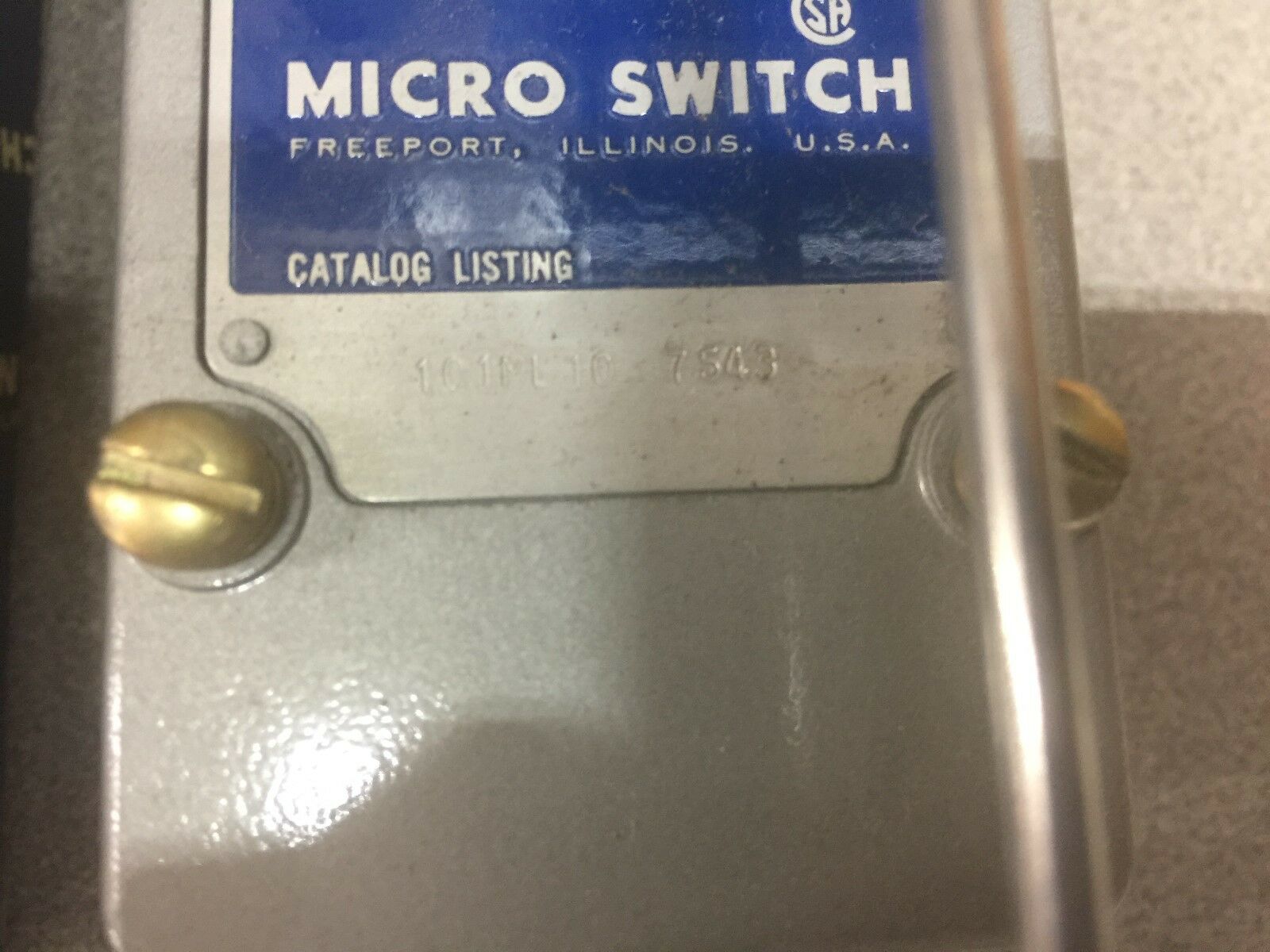 NEW IN BOX HONEYWELL MICRO SWITCH LIMIT SWITCH 101ML 10 7543