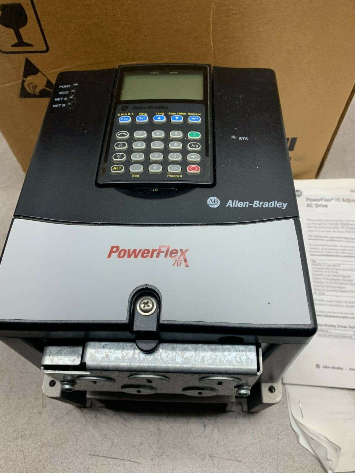 NEW IN BOX ALLEN-BRADLEY 2HP POWERFLEX 70 DRIVE 20AD3P4A3AYNACC0