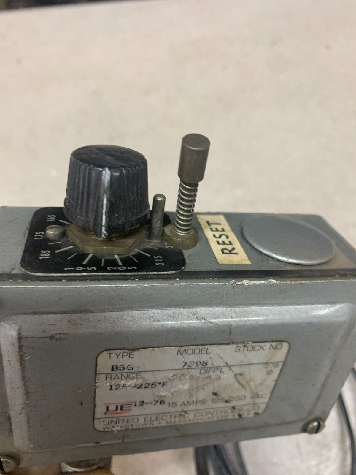 USED UNITED ELECTRIC TEMPERATURE SWITCH B5G 7398