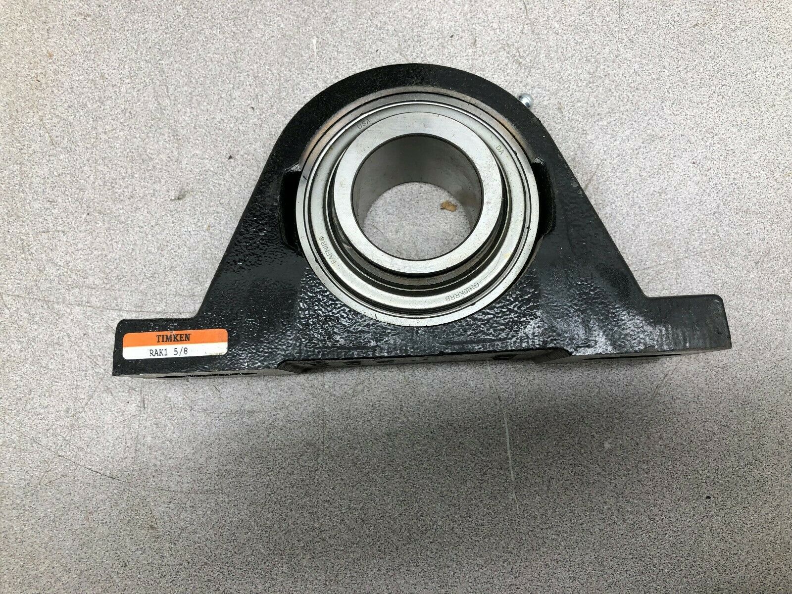 NEW IN BOX TIMKEN 2 HOLE 1 5/8 PILLOW BLOCK BEARING RAK1 5/8