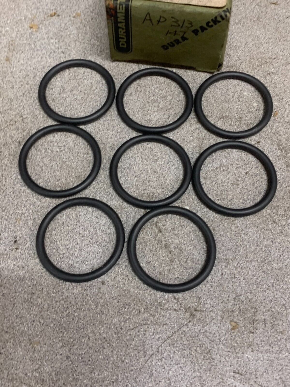 NEW BOX OF 8 DURA SEAL VITON O-RINGS MVRR1250333