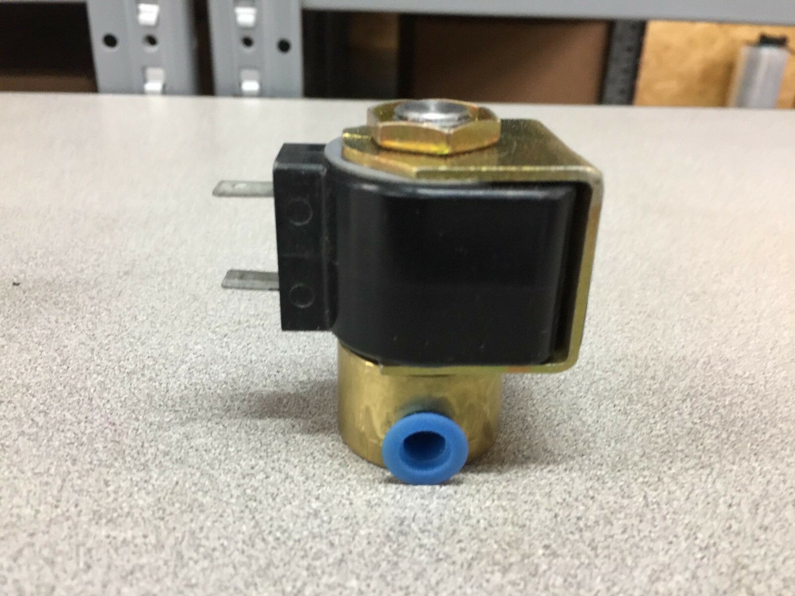 NEW IN BOX SKINNER C SERIES SOLENOID VALVE C2R230