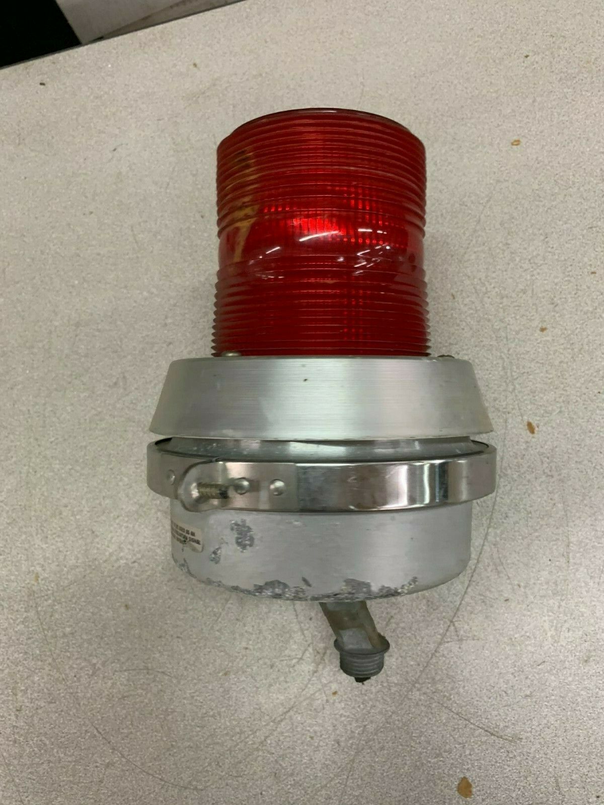 USED EDWARDS ADAPTABEACON RED BEACON LIGHT 51R-N5-40WH