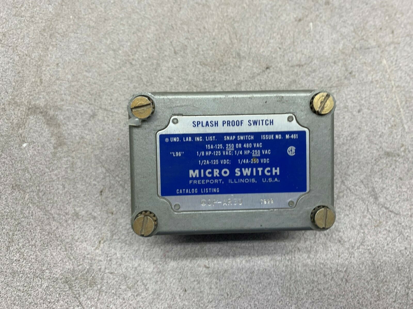 NEW NO BOX MICRO SWITCH 0P-AR30