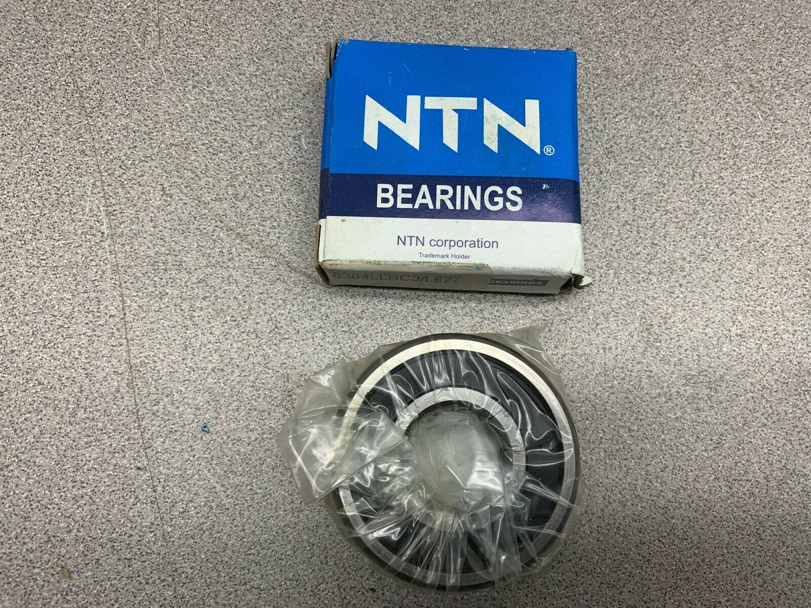 LOT OF 2 NEW IN BOX NTN BEARING 6304LLBC3/L627