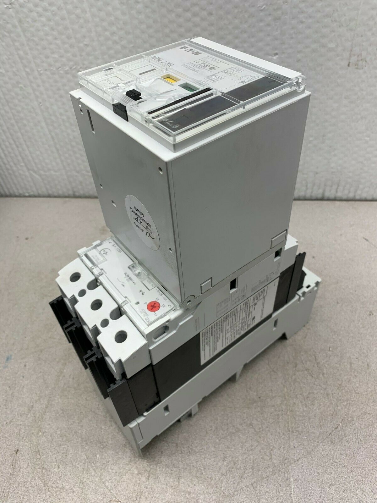 NEW  EATON MOELLER 125AMP BREAKER WITH SYNCHRONIZED REMOTE OPERATOR NZM 2-XR