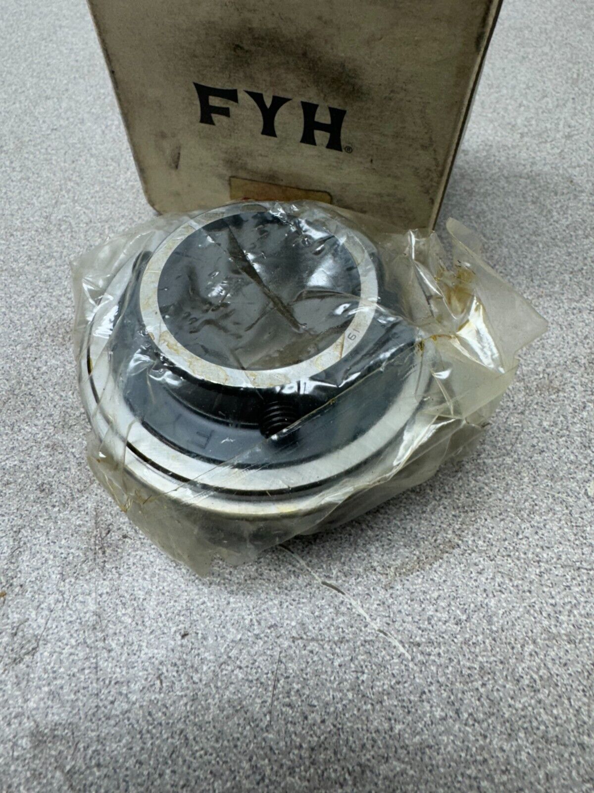 NEW IN BOX FYH BEARING UNIT ER206-19G5