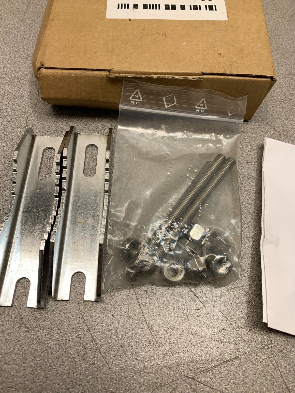 NEW IN BOX METTLER TOLEDO PIPE MOUNT KIT 52 121 208