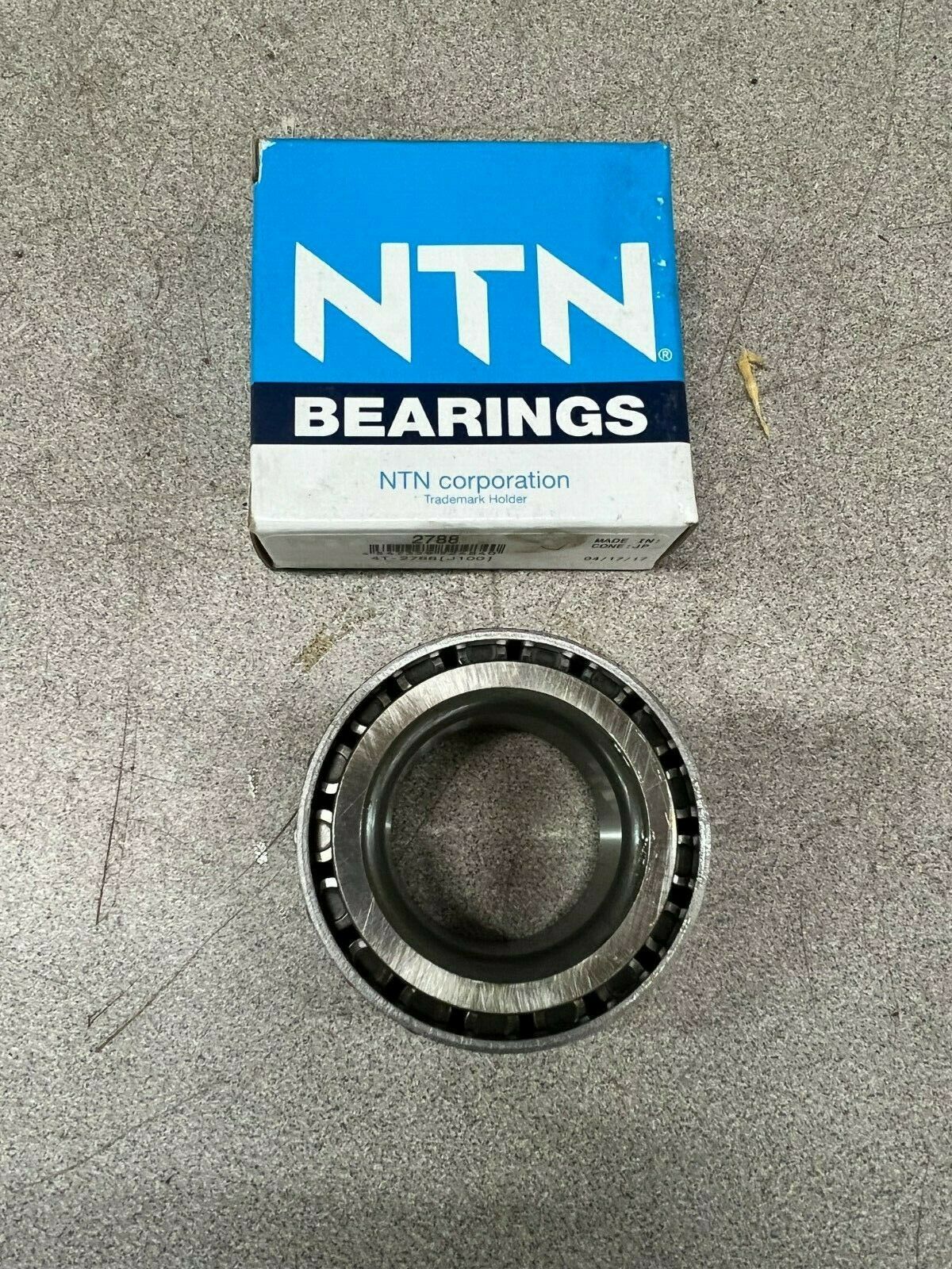 NEW IN BOX NTN ROLLER BEARING 4T-2788