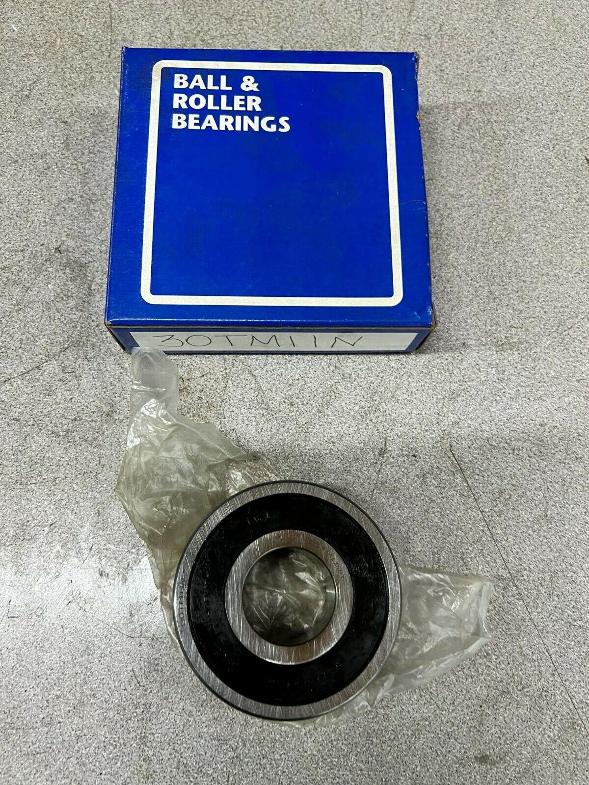 NEW IN BOX NSK BALL BEARING 30TM11N