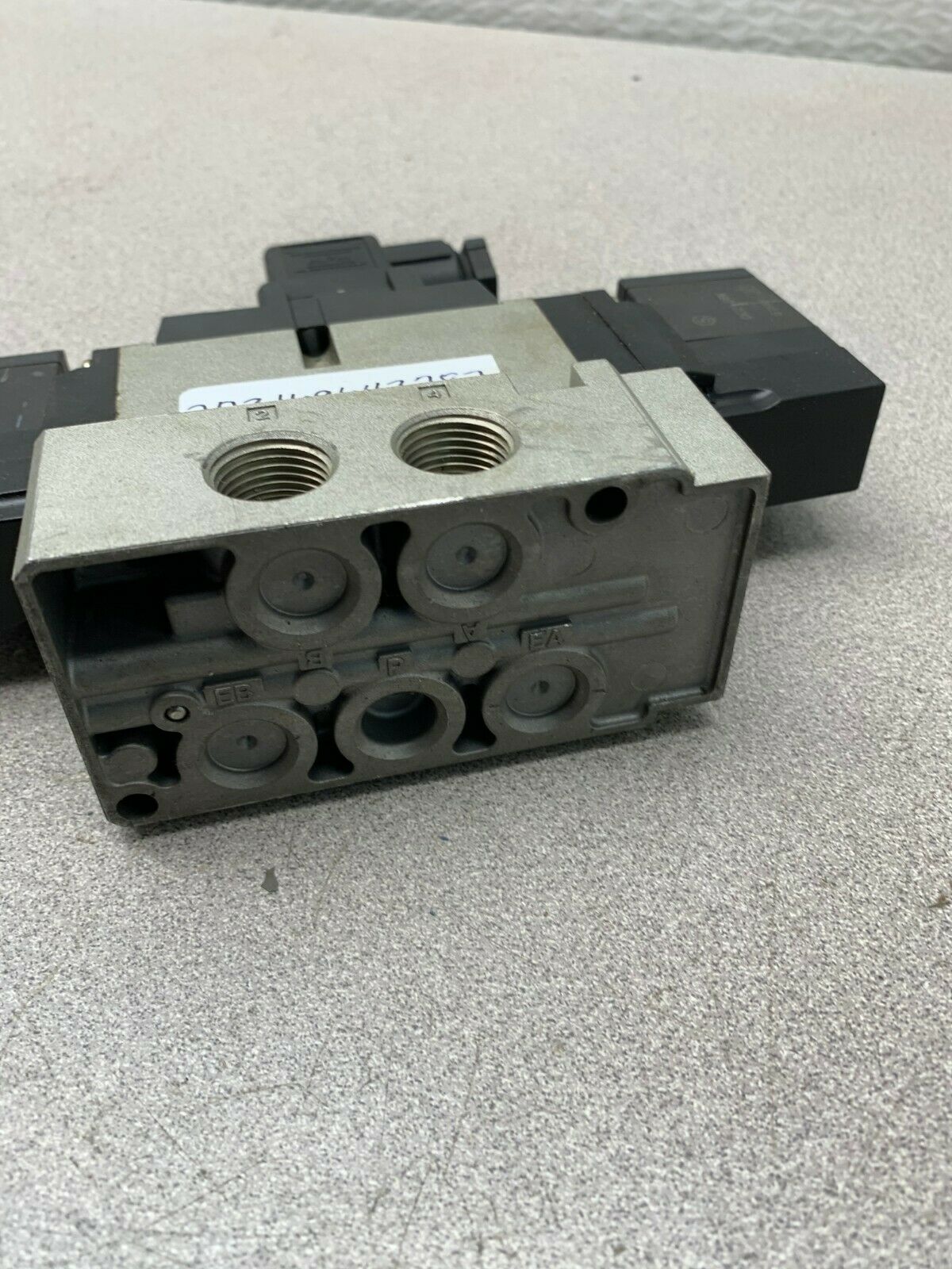 USED SMC PNEUMATIC VALVE VFS3410-5DZ