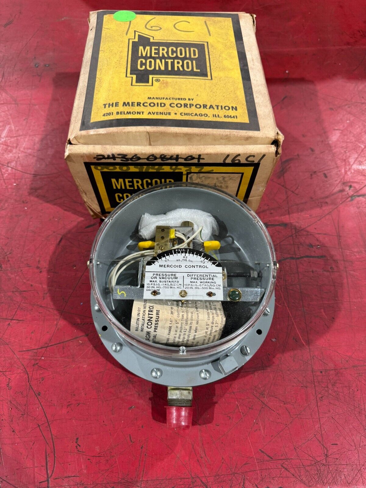 NEW IN BOX MERCOID PRESSURE SWITCH PG-153 RG P2