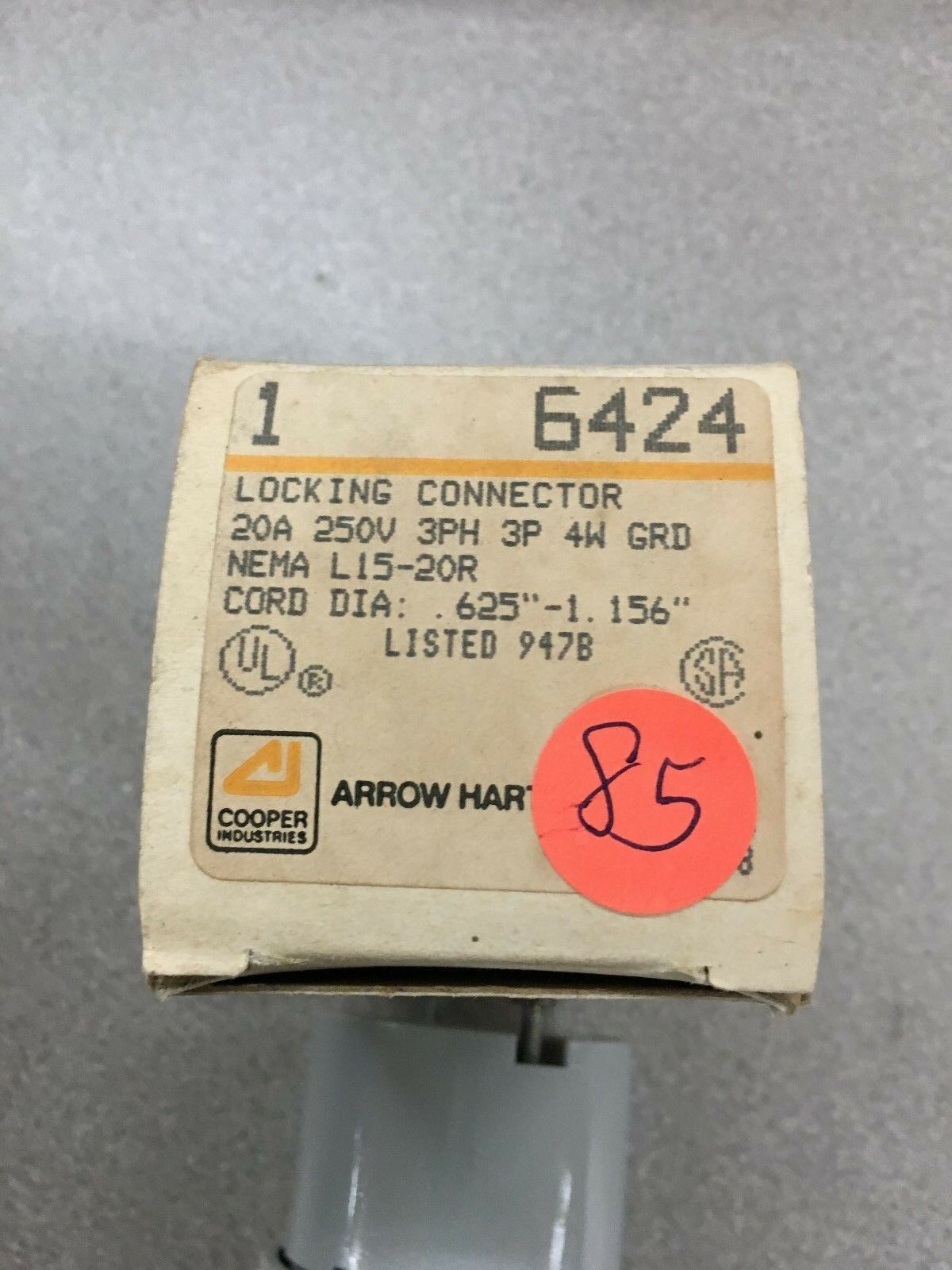 NEW IN BOX ARROW HART 20AMP 250V. 3 POLE LOCKING CONNECTOR 6424