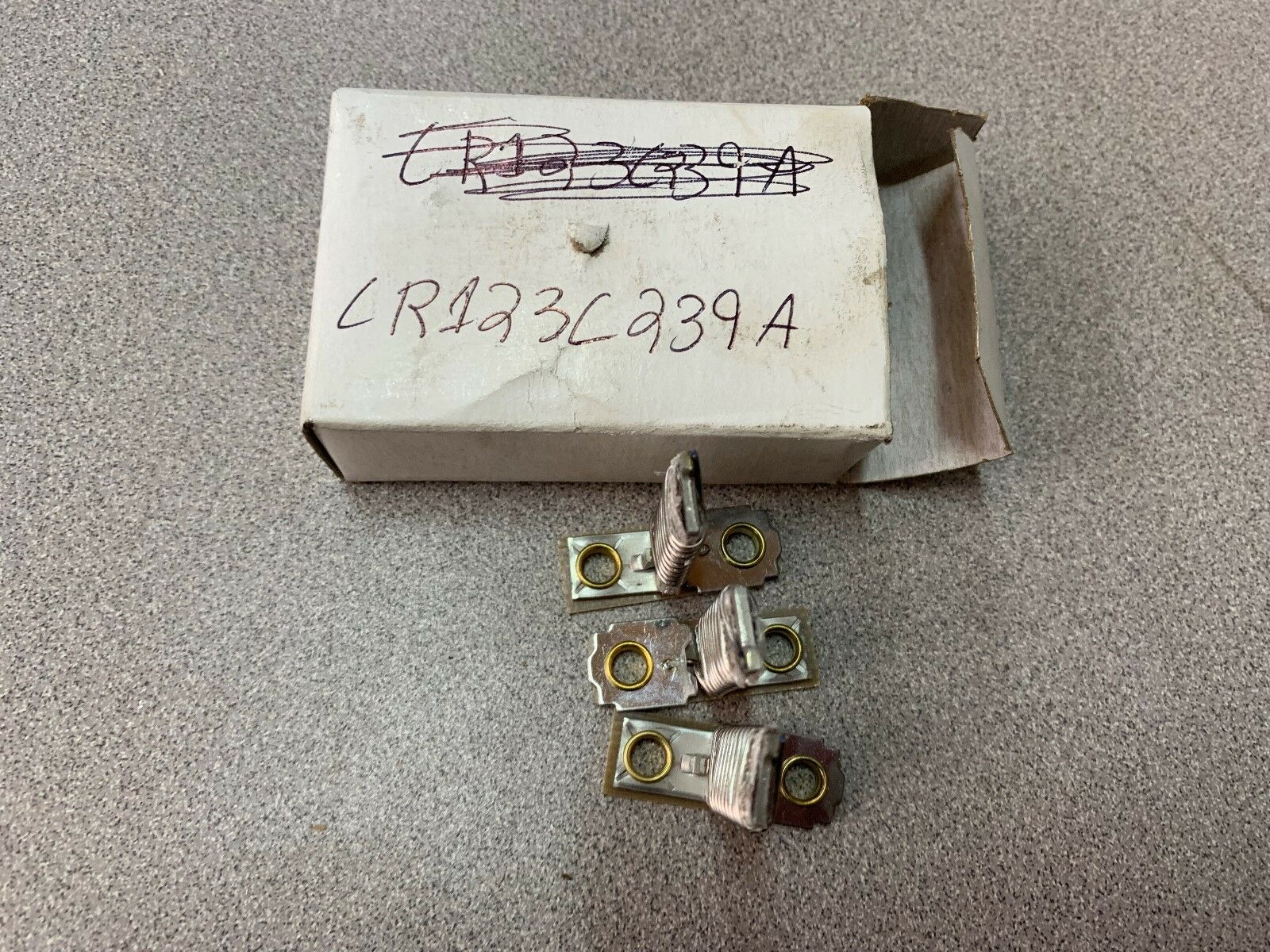 NEW NO BOX BOX OF 3 GENERAL ELECTRIC HEATER ELEMENT CR123C239A