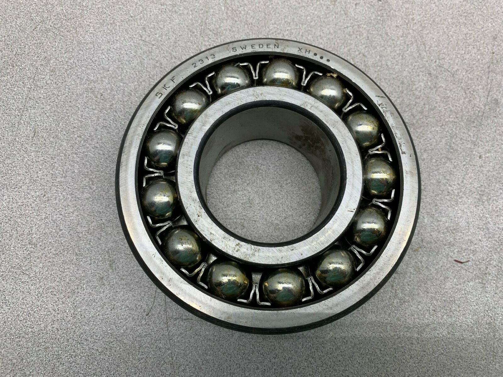 NEW NO BOX SKF BEARING 2313