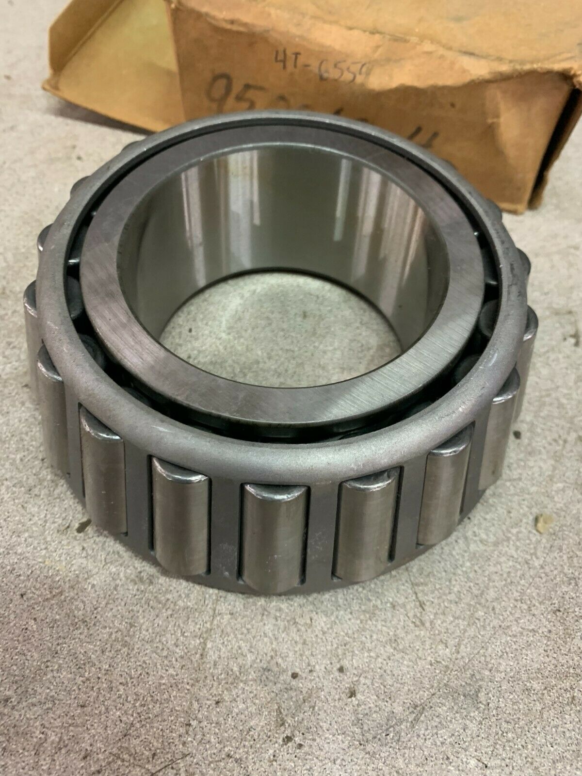 NEW IN BOX NTN TAPERED ROLLER CONE BEARING 4T-6559