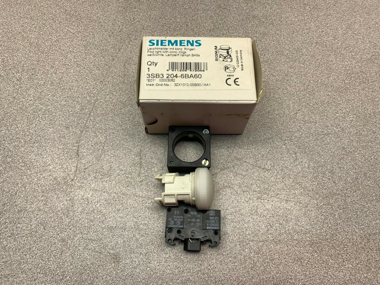 NEW IN BOX SIEMENS PILOT LIGHT 3SB3 204-6BA6-0