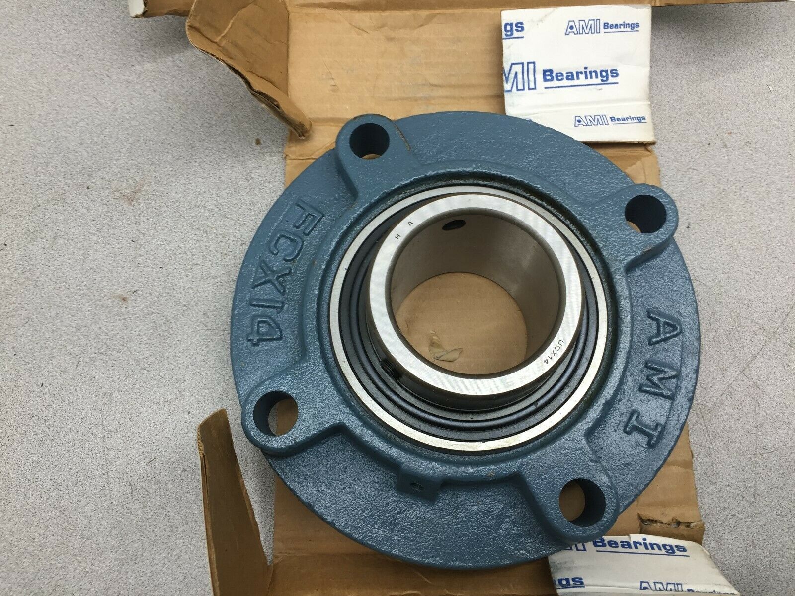 NEW IN BOX AMI BEARINGS FLANGE BEARING UCFCX14