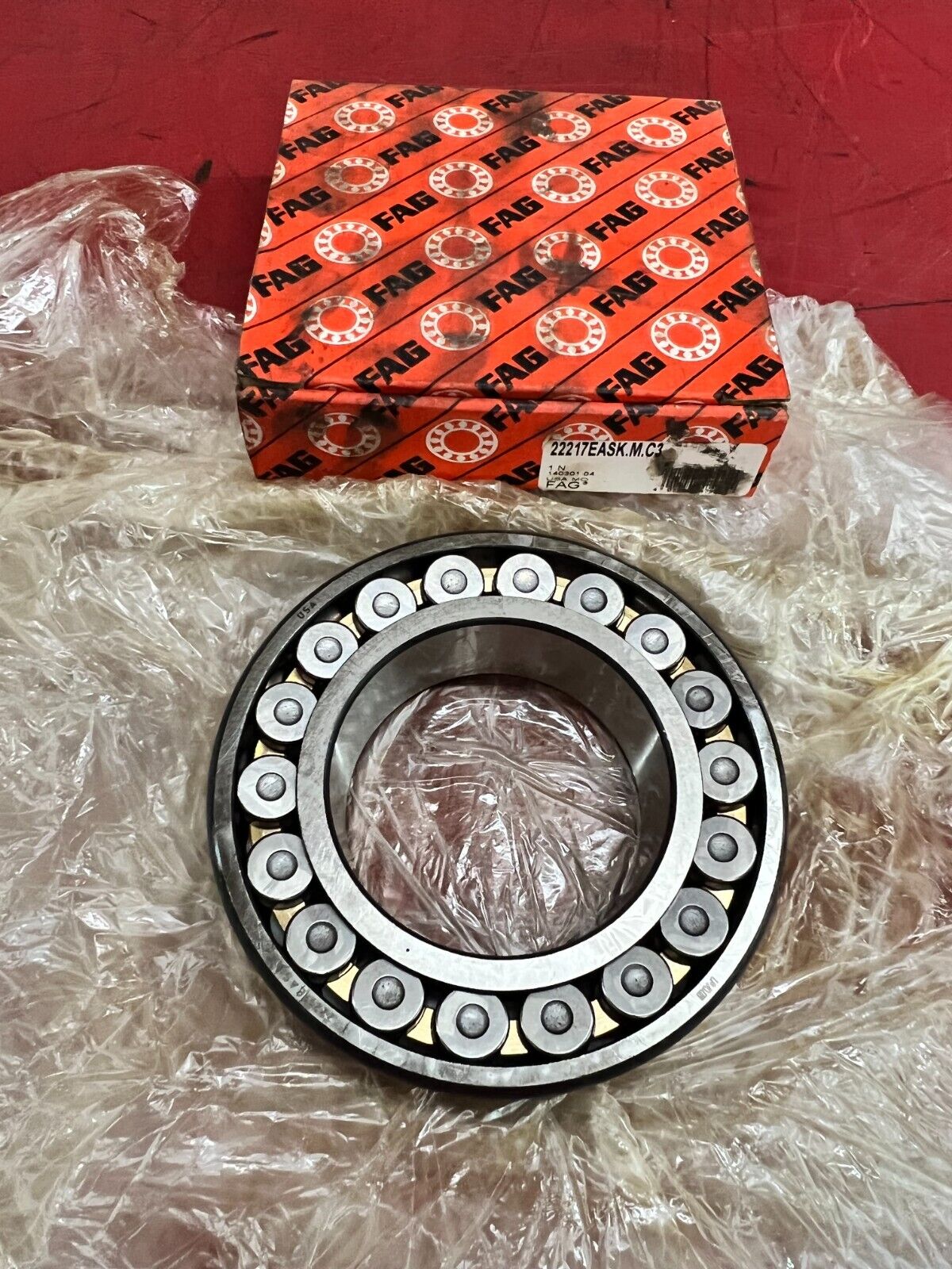 NEW IN BOX FAG SPHERICAL ROLLER BEARING 22217EASK.M.C3