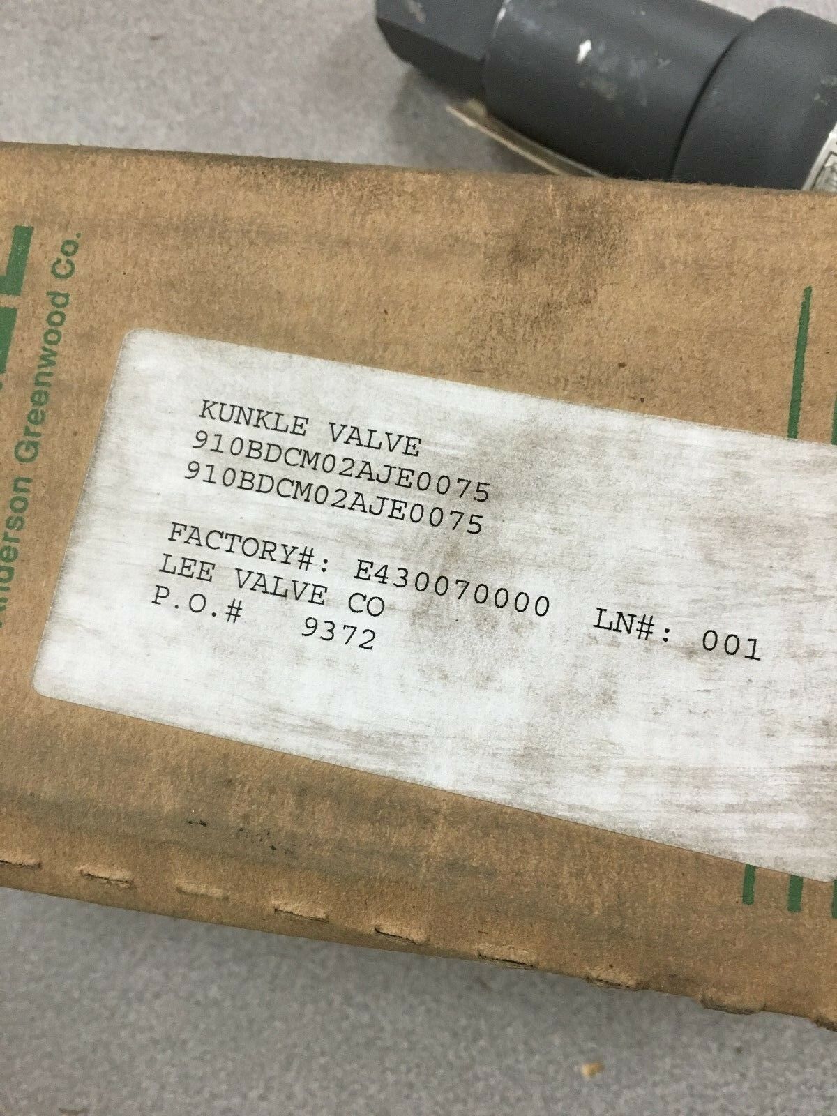 NEW IN BOX KNUCKLE 1/2" SAFETY VALVE 910BDCM02AJE