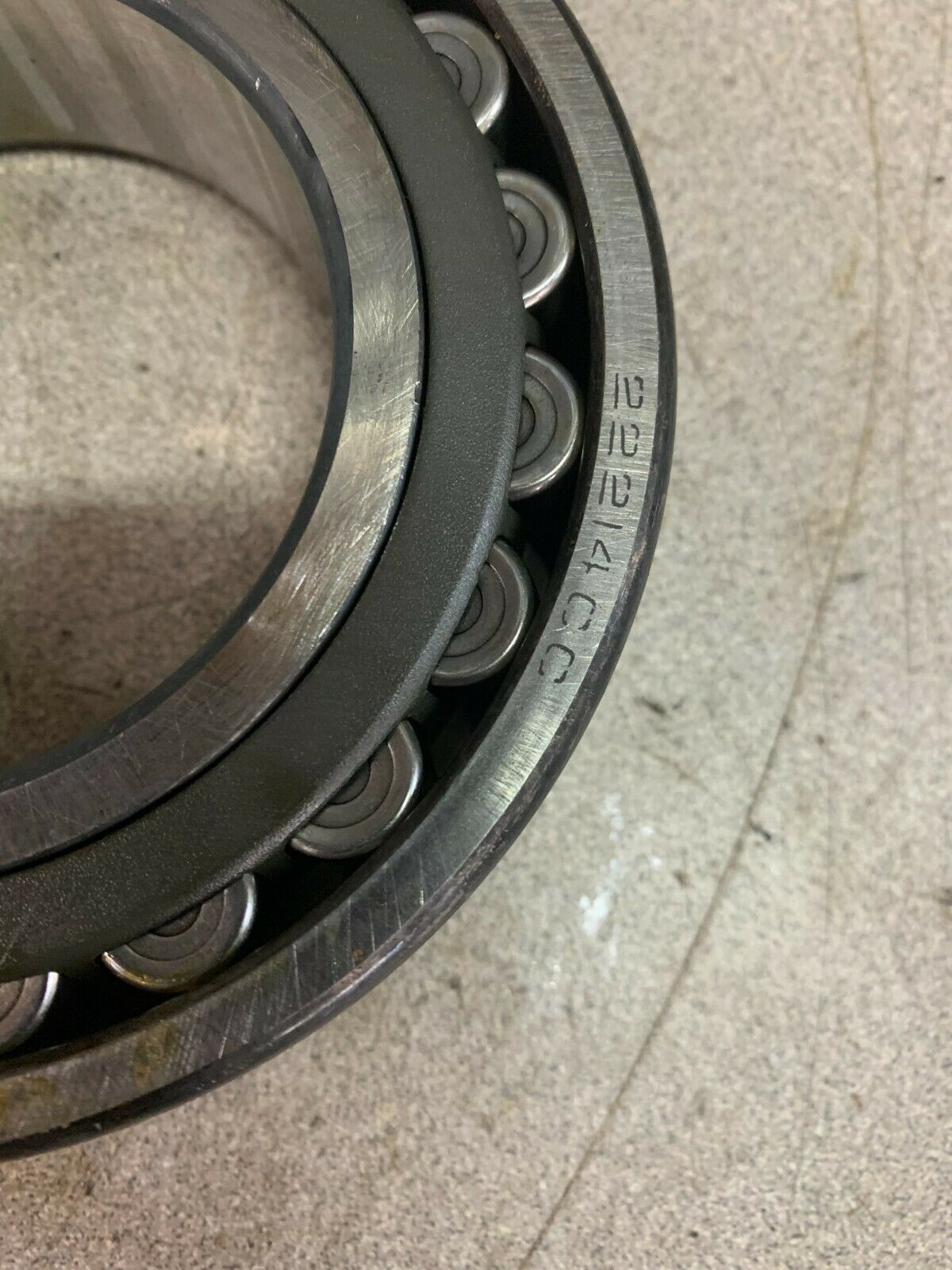 NEW NO BOX SKF SPHERICAL ROLLER BEARING 22214CC