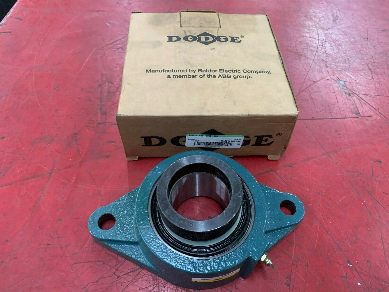 NEW IN BOX DODGE F2BSXR203 2-BOLT 2-3/16" BORE FLANGE BEARING F2B-SXR-203 131074