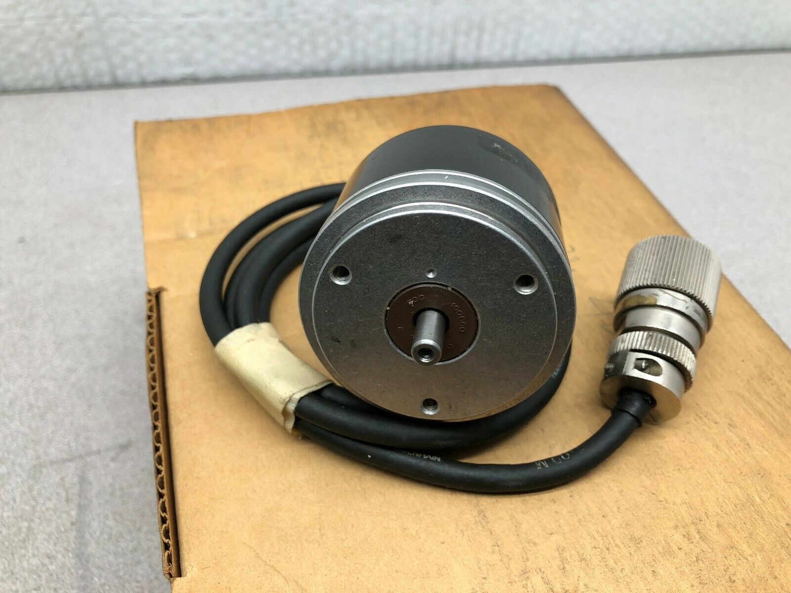 NEW NO BOX HEIDENHAIN ROTORY ENCODER ROD426B.017