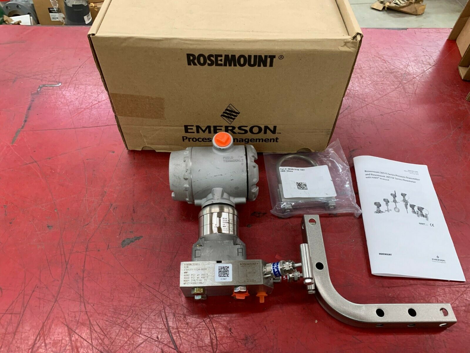 NEW IN BOX ROSEMOUNT TRANSMITTER 3051S1CA1A2A11A1JM5 WITH 0305RC22B11B4