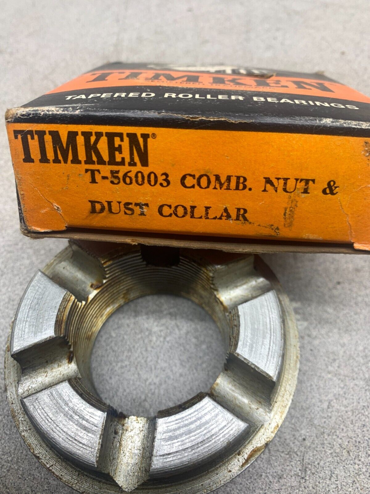 NEW IN BOX TIMKEN COMB. NUT & DUST COLLAR T-56003