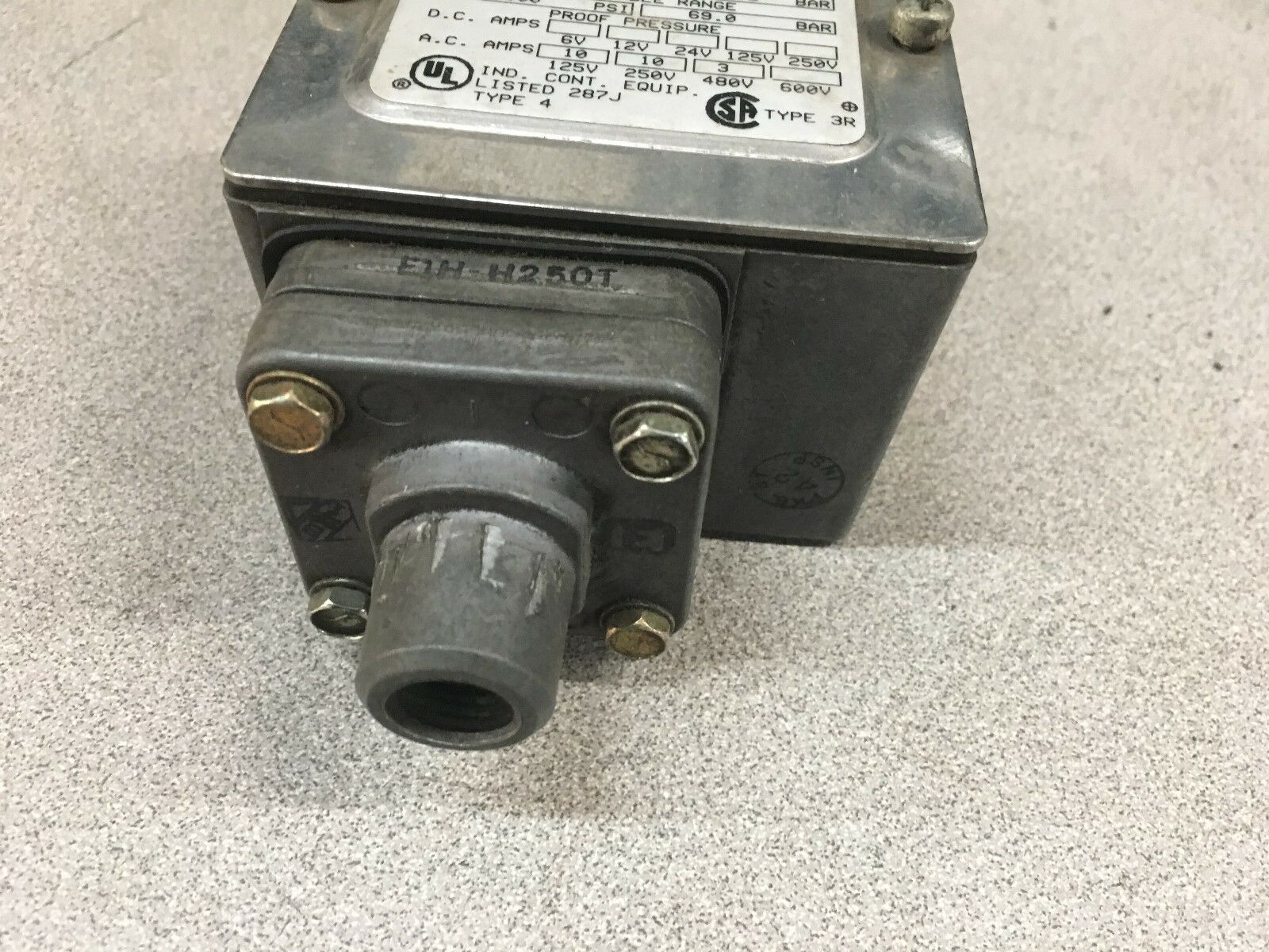 USED BARKSDALE PRESSURE SWITCH E1H-H250-T