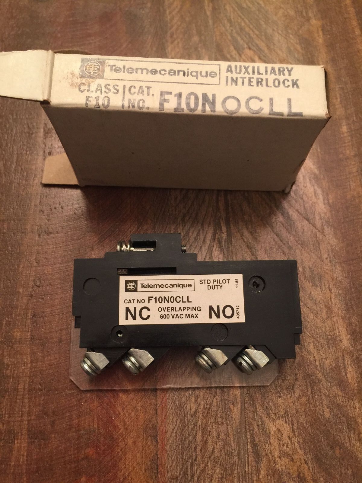 NEW IN BOX TELEMECANIQUE AUXILIARY CONTACT F10NOCLL