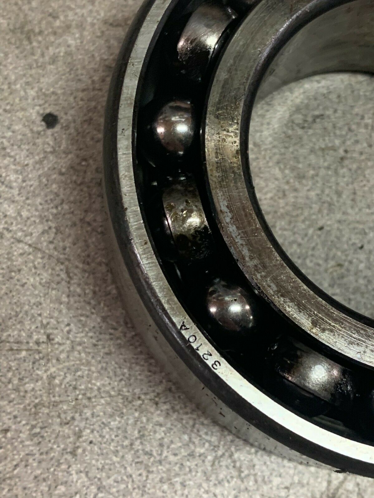 NEW NO BOX FAG ROLLER BEARING 3210A