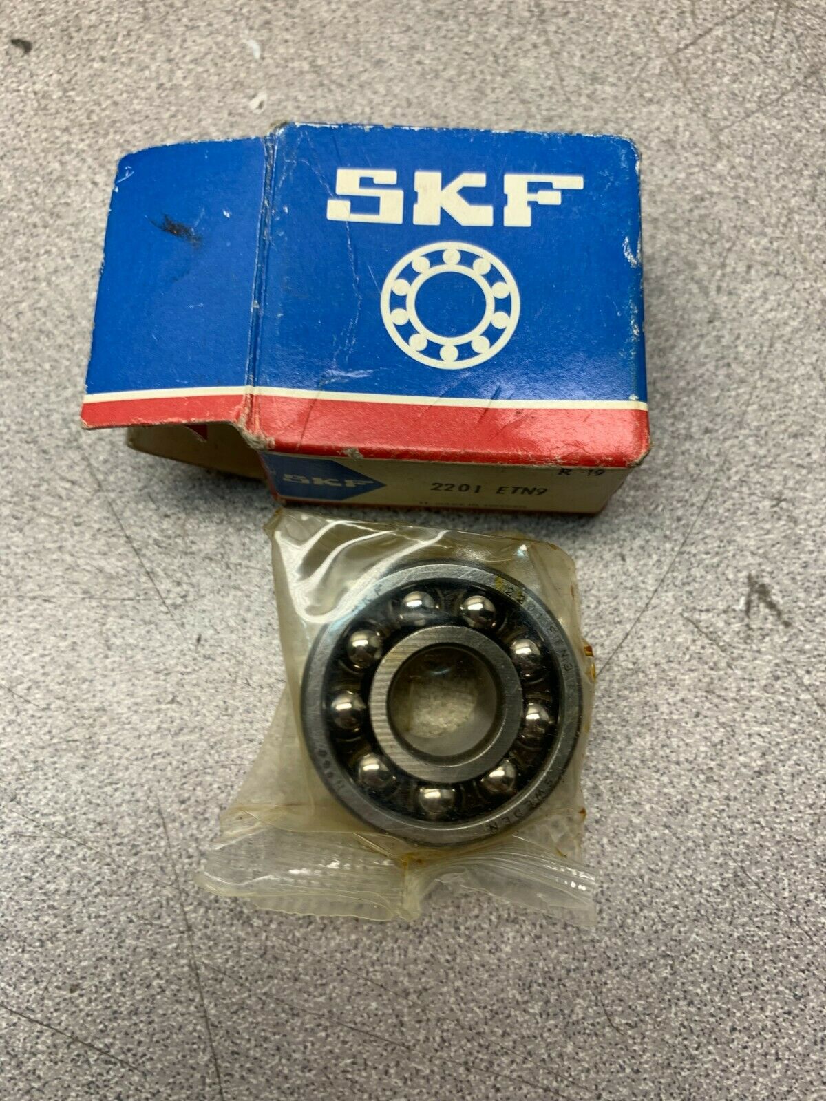 NEW IN BOX SKF BALL BEARING 2201 ETN9