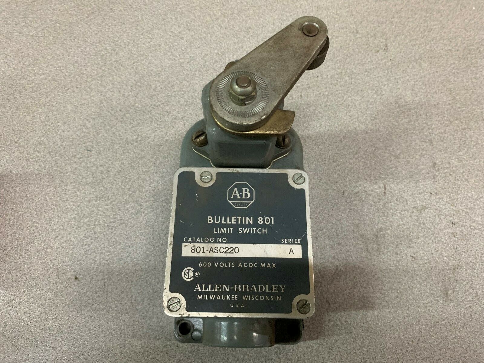 USED ALLEN BRADLEY LIMIT SWITCH 801-ASC220 SERIES A