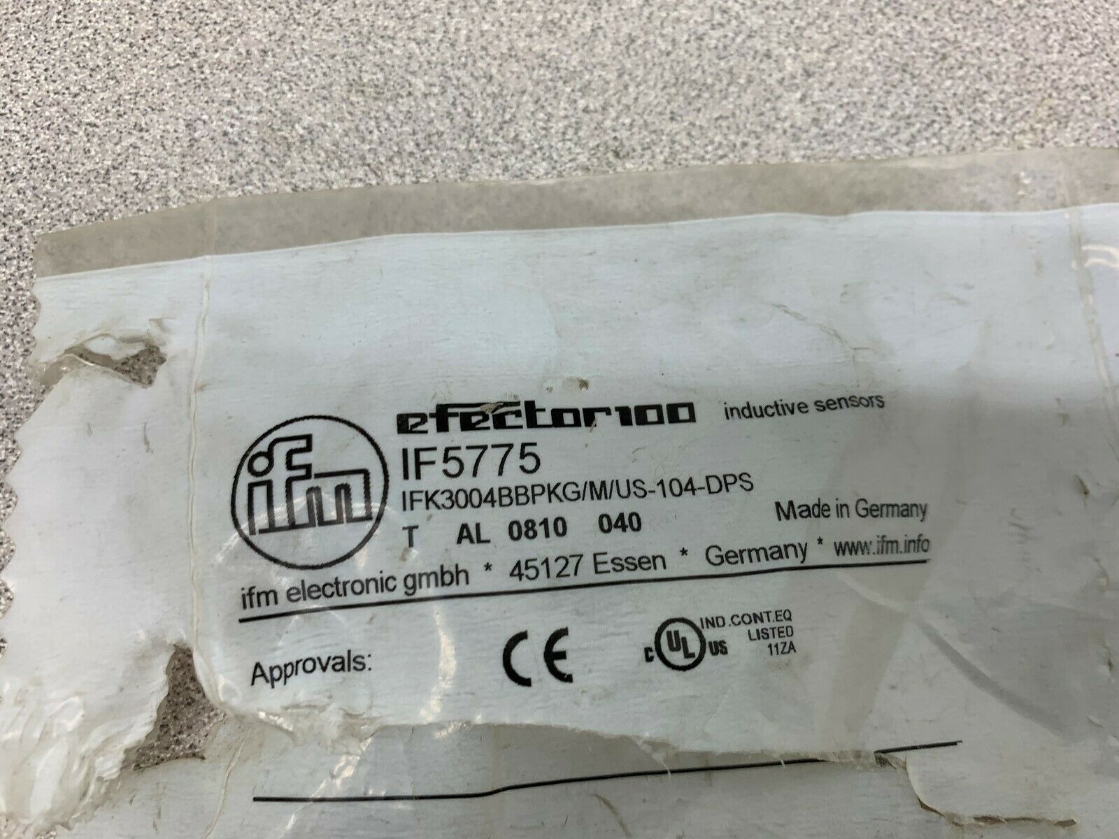 NEW NO BOX EFECTOR100 SENSOR IFK3004BBPKG/M/US-104-DPS