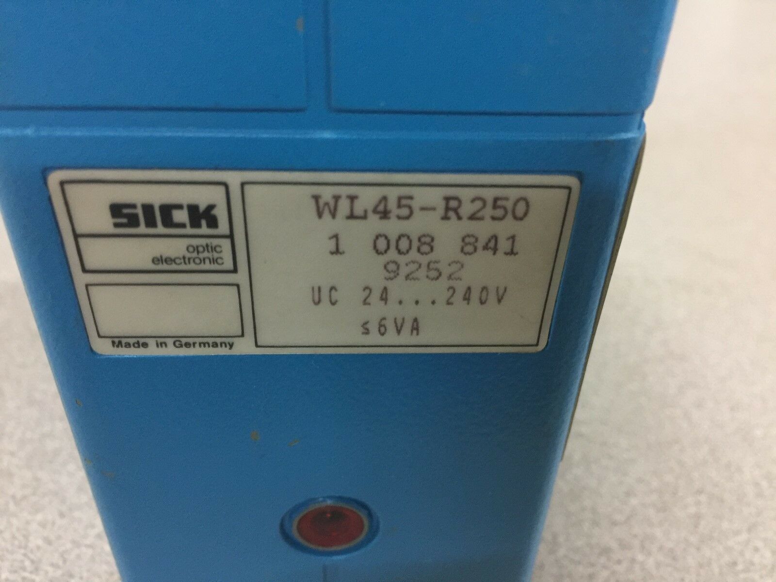 NEW NO BOX SICK PHOTOELECTRIC SENSOR WL45-R250