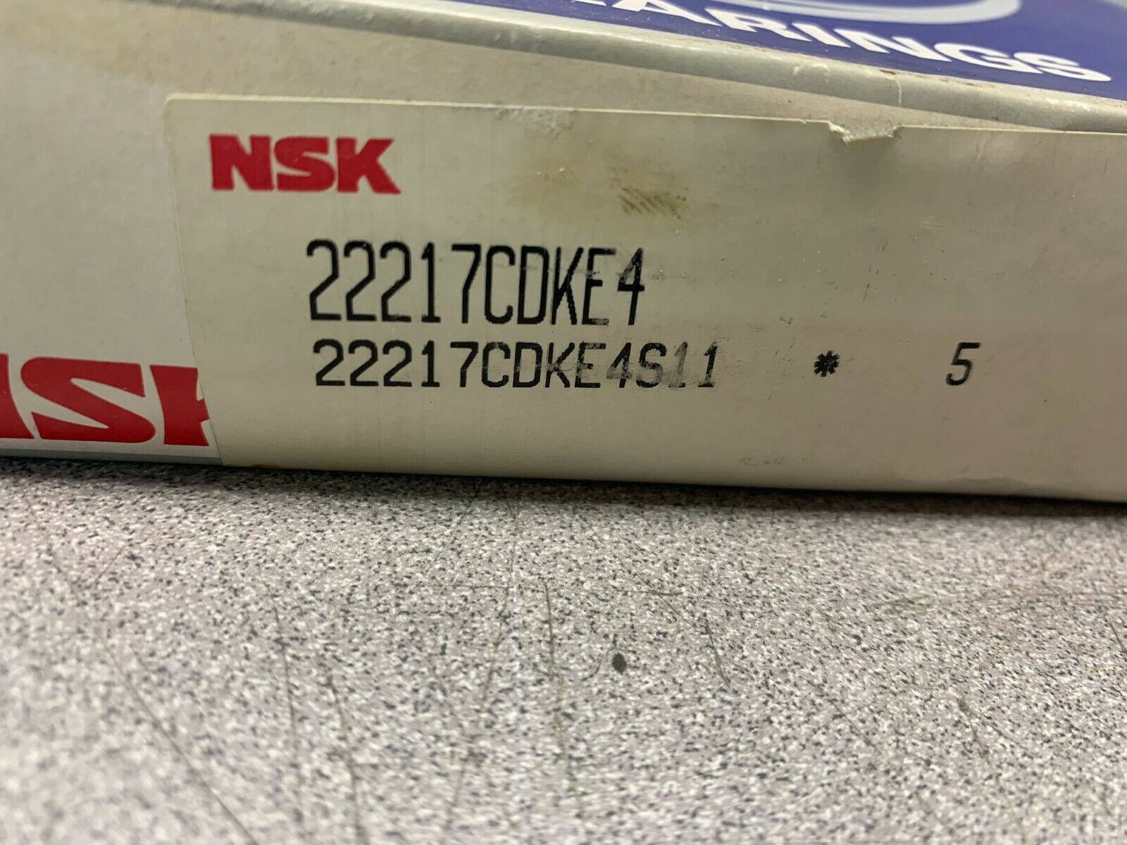 NEW IN BOX NSK ROLLER BEARING 22217CDKE4